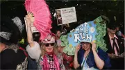Met Gala 2026 é alvo de protestos contra Jeff Bezos e bilionários