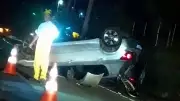 Motorista perde controle e capota veículo na Rodovia Raposo Tavares em Mairinque
