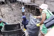 Mutirão remove mais de 10 toneladas de lixo e entulho da Vila da Barca, em Belém