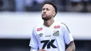Neymar e Robinho Júnior se desentendem em treino do Santos; clima é normalizado