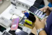 Nova lei endurece penas para furto de celular e crimes virtuais no Brasil