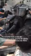 Onda de protestos na Venezuela após morte de idosa que buscava filho preso
