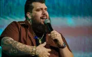 Panda estreia no Ribeirão Rodeo Music com churrasco e uísque no palco