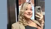 Patroa presa por agredir doméstica grávida chega algemada a São Luís