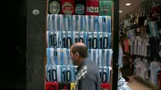 Por que roupas na Argentina são as mais caras da região? Entenda