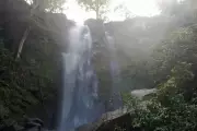 Presos suspeitos de matar homem esfaqueado em cachoeira de Campo Grande
