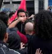 Protesto de estudantes da USP, Unesp e Unicamp termina em confusão com PM e vereadores