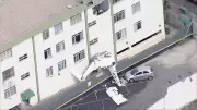 Queda de monomotor em prédio residencial em BH é flagrada ao vivo
