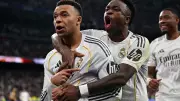 Real Madrid: tensão entre Vini Jr e Mbappé pode forçar saída de craque brasileiro