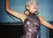 Sabrina Carpenter no Met Gala 2026: look Dior homenageia Audrey Hepburn