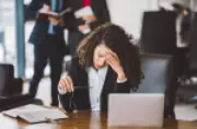 Saúde mental vira prioridade nas empresas com nova NR-1 a partir de 26 de maio