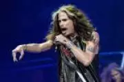 Steven Tyler, do Aerosmith, enfrenta tribunal por abuso sexual nos anos 70