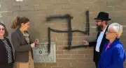 Suásticas e grafites antissemitas vandalizam centros judaicos em NY