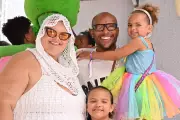 Thais Carla homenageia o marido Israel Reis com fotos antigas do casal