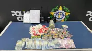 Triplo é preso e adolescente apreendido com drogas em Angra dos Reis