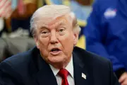 Trump afirma que EUA vão tomar urânio enriquecido do Irã