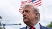 Trump mantém bloqueio em Hormuz até acordo com Irã ser assinado