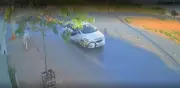 Vídeo mostra ciclista de 16 anos sendo atingido por carro em Montes Claros
