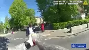 Vídeo mostra policiais ameaçados antes de prender acusado de ataque em Londres