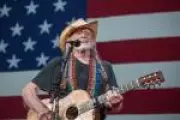 Willie Nelson, 93 anos, revela segredos irônicos para longevidade saudável