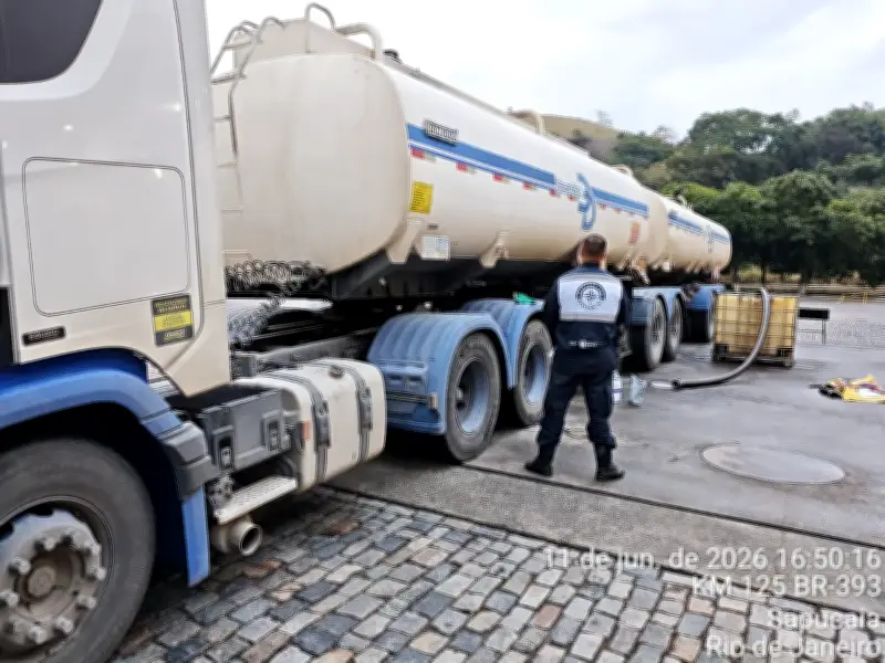 45 mil litros de diesel apreendidos em descarga irregular na BR-393