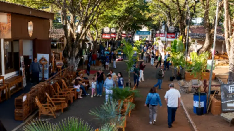 8ª ExpoMóveis Rústicos encerra com recorde de público e negócios em Passos