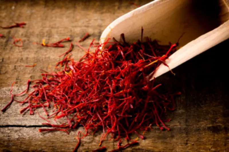 Açafrão: benefícios anti-inflamatórios e 3 receitas para testar
