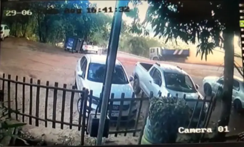 Acidente em Taquaruçu: câmera flagra caminhão em alta velocidade; 1 morto e 2 feridos