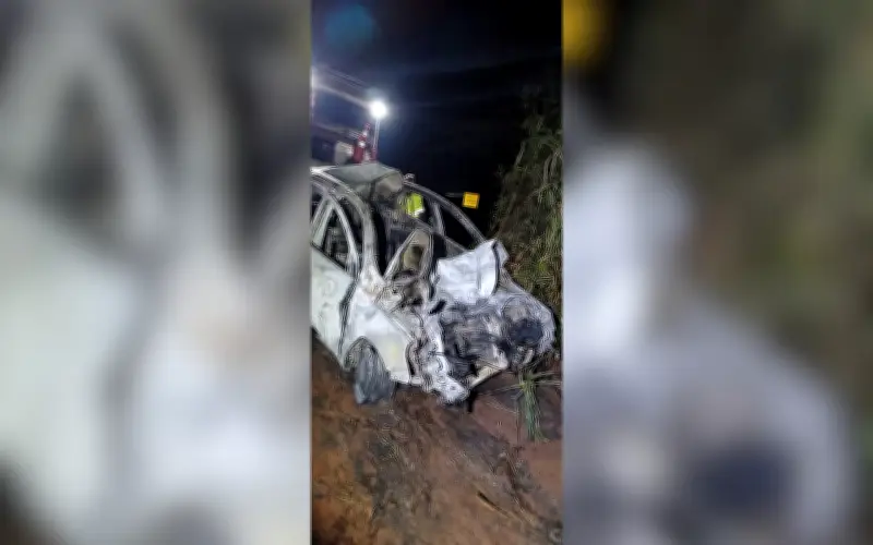 Acidente grave na SP-463 mata duas pessoas em Santo Antônio do Aracanguá