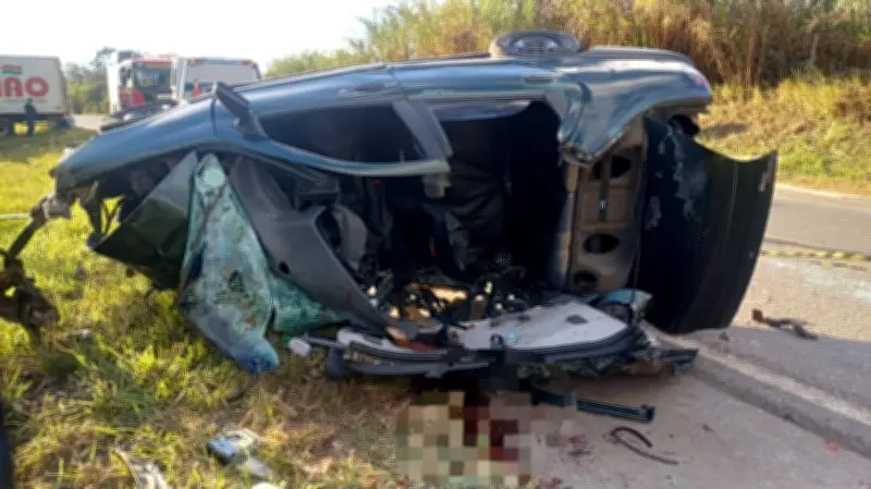 Acidente na BR-265 em Barroso deixa dois mortos e criança ferida