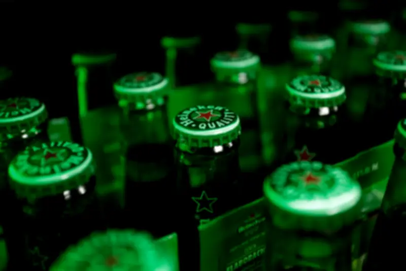 Acionistas da Heineken pedem presidente-executivo externo, diz FT