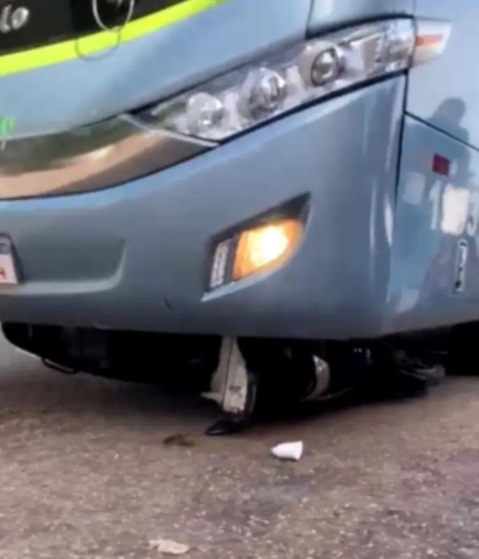 Adolescente de 17 anos sobrevive a acidente com ônibus em Boa Vista