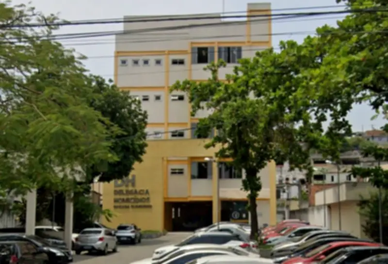Adolescente vê pai matar mãe e chama polícia em Duque de Caxias
