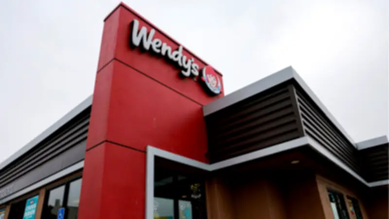 Ações da Wendy's sobem 40% após viralizar no Reddit