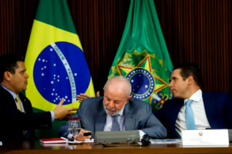 Alcolumbre defende que Senado não seja 'carimbador' de PEC do fim da escala 6x1