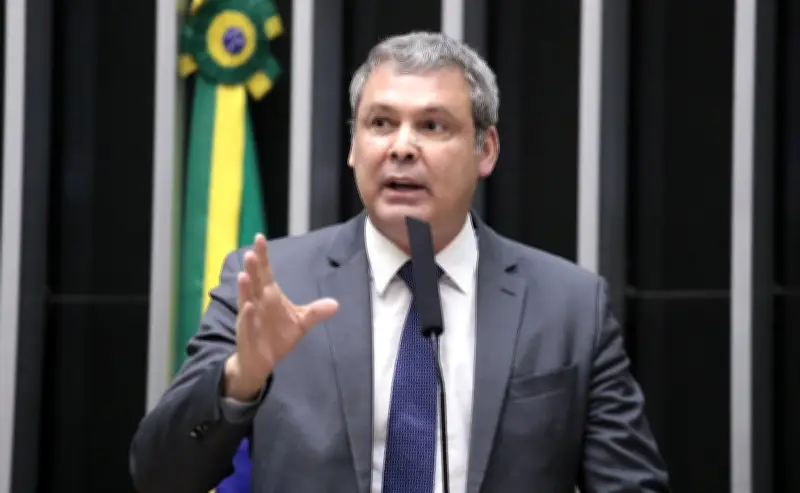 Aliados de Lula veem cerco contra família Bolsonaro após operação policial em SP