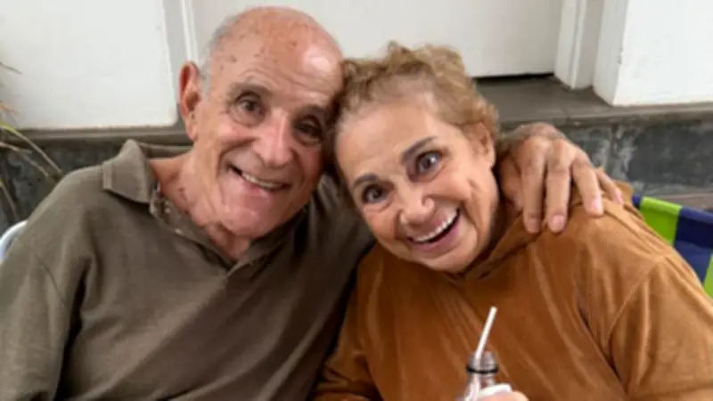 Amor resiste ao Alzheimer: casal de idosos inspira nas redes
