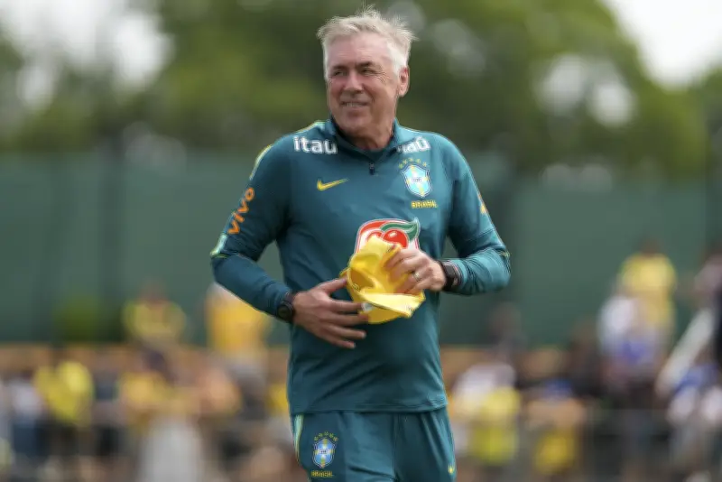 Ancelotti aprende português e canta hino do Brasil em aulas intensivas