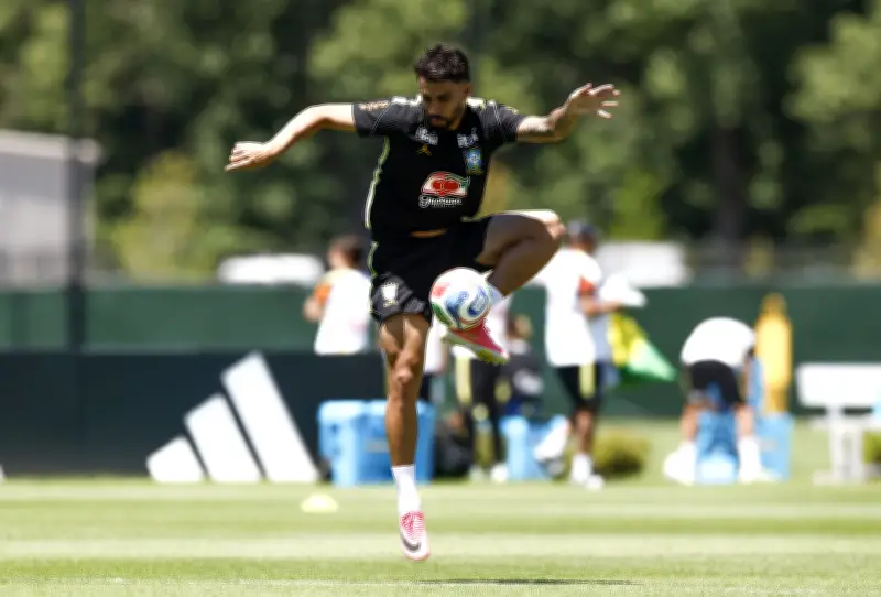 Ancelotti testa ataque com Rayan e Luiz Henrique sem Paquetá