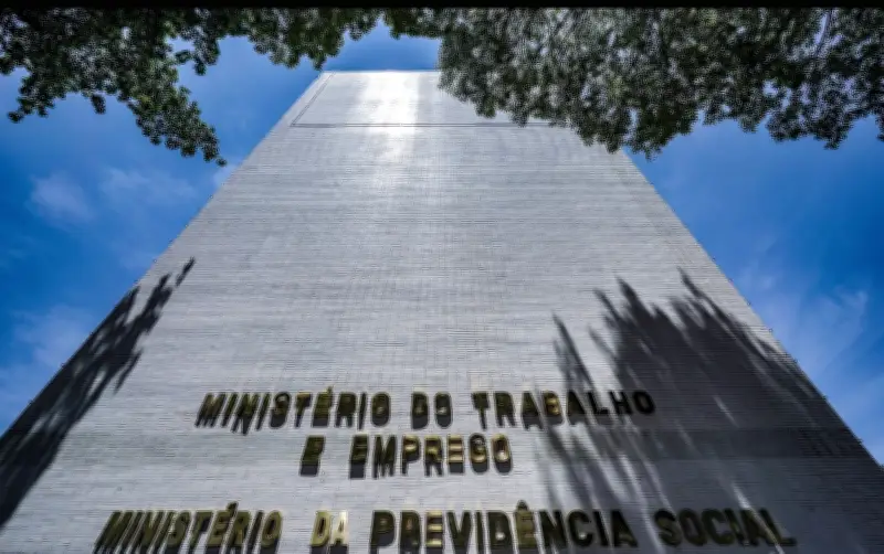 Antes do tarifaço dos EUA, Ministério do Trabalho pediu reforço de auditores para fiscalização