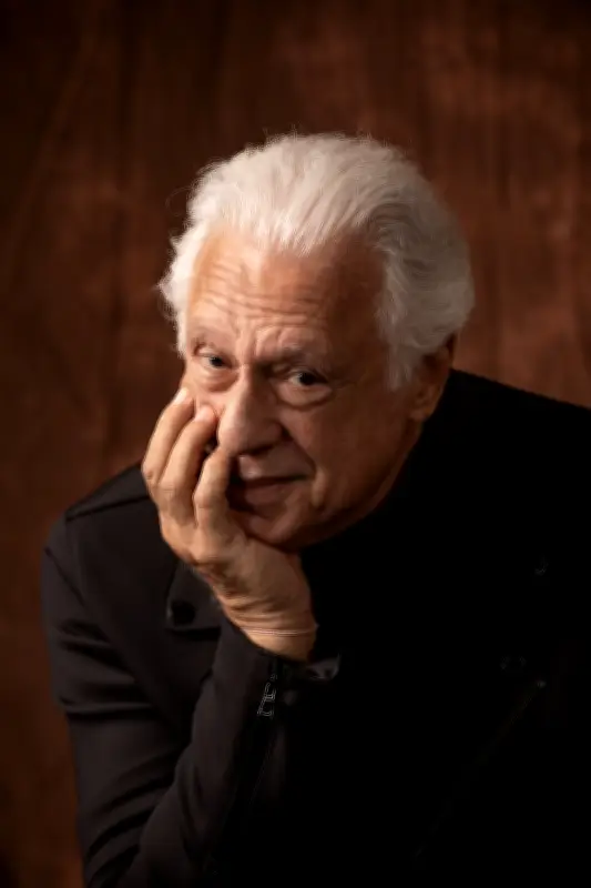 Antonio Fagundes celebra 60 anos e fala sobre morte de personagem e filho gay