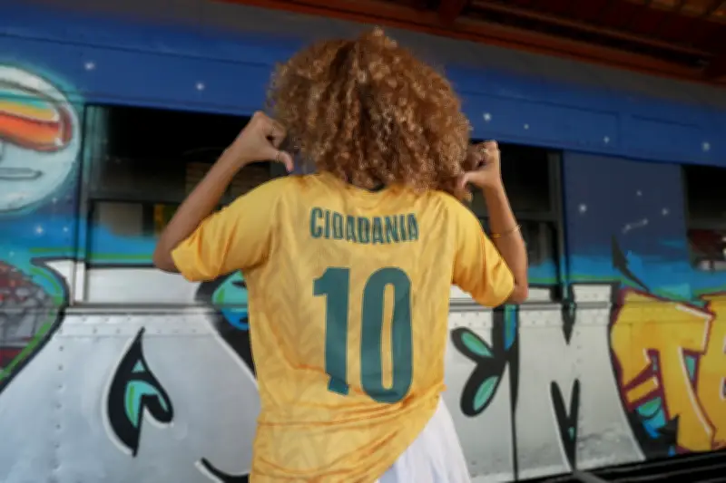 Ação da Cidadania lança camisetas inspiradas na Copa para financiar projetos contra a fome