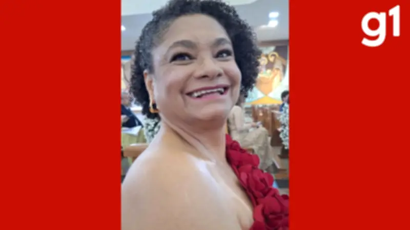 Aos 63, professora lésbica supera repressão e é homenageada em Parada LGBTQIAPN+