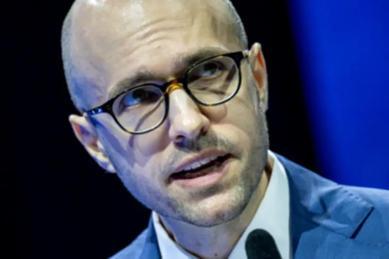 Apropriação de conteúdo por IA ameaça jornalismo e democracia, diz NYT