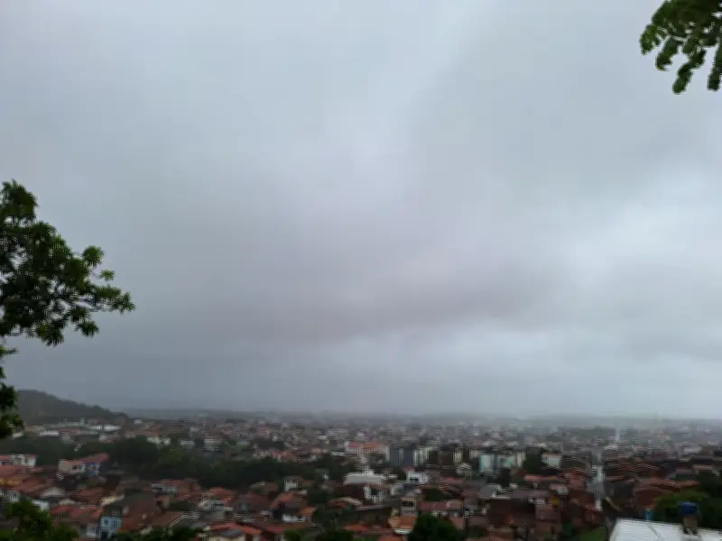 Aracaju acumula 50,6 mm de chuva em 24 horas; bairro Suíssa é o mais afetado