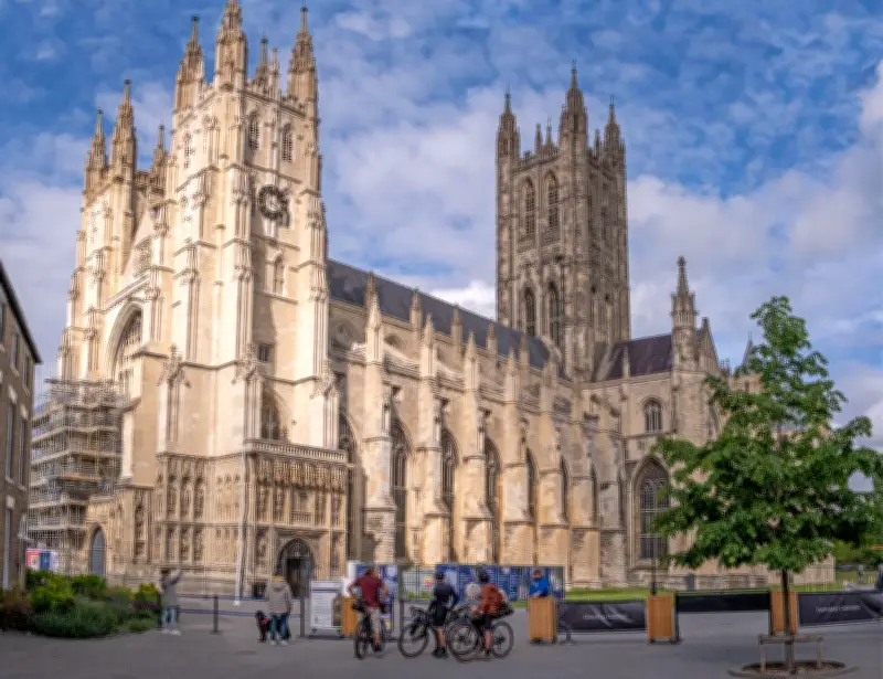 Arcebispa de Canterbury diz que Igreja está 'profundamente envergonhada' por adoções forçadas