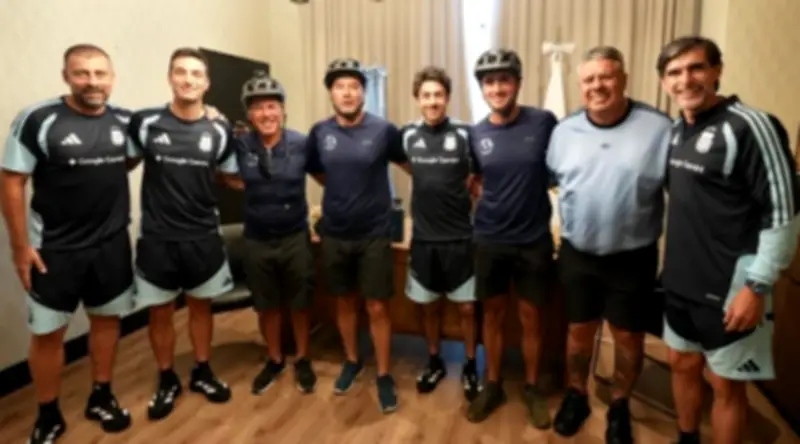 Argentinos pedalam 17 mil km por 10 meses para ver Messi nos EUA