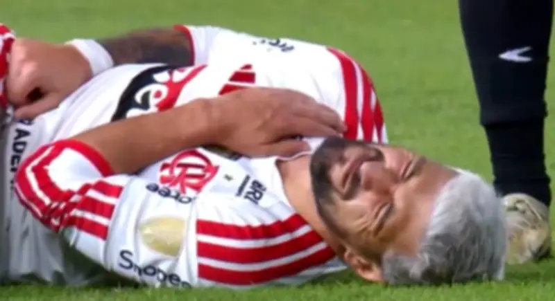 Arrascaeta lesiona panturrilha e pode perder Copa do Mundo