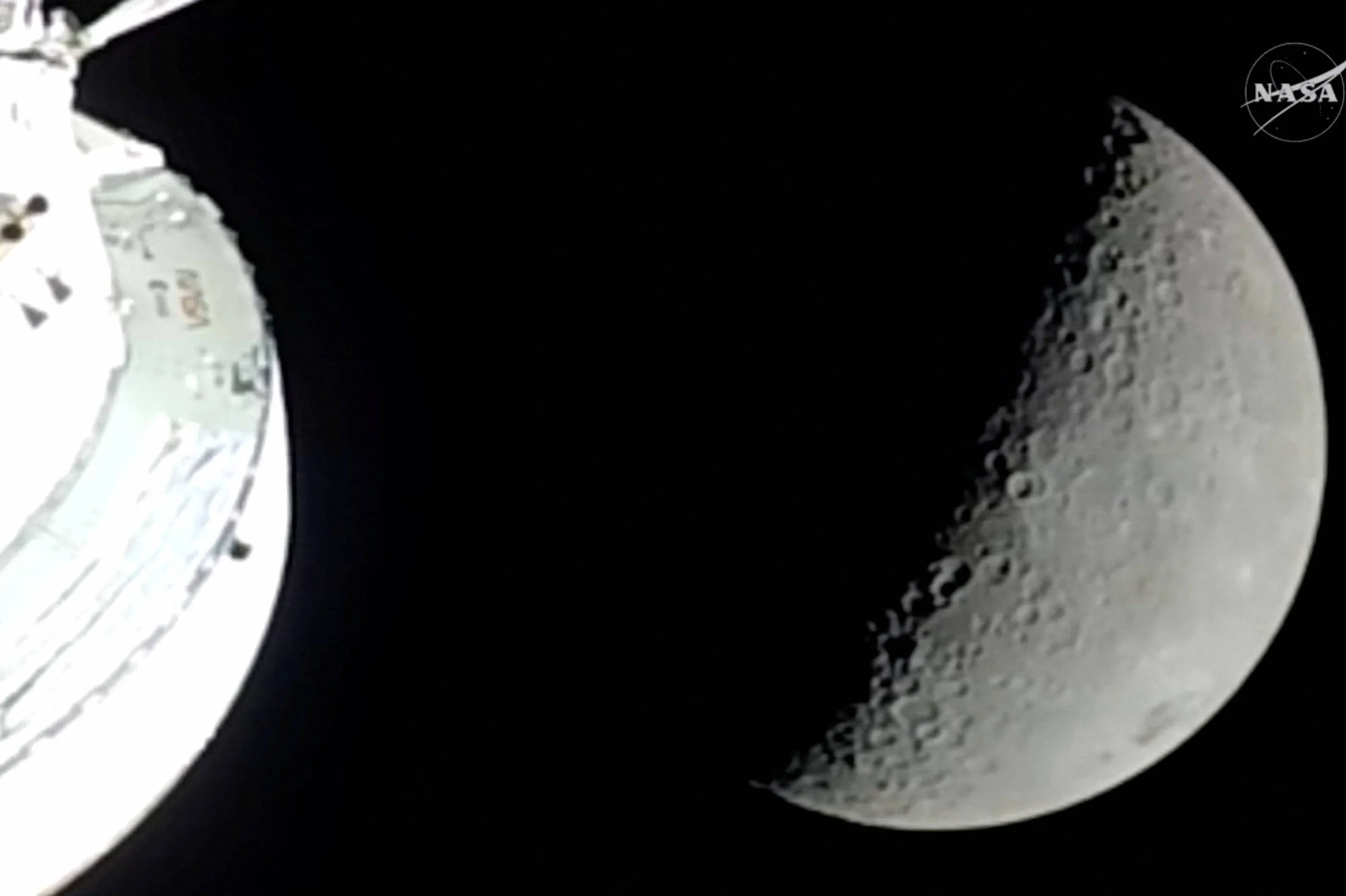 Artemis 2 Bate Recorde Histórico em Sobrevoo Lunar