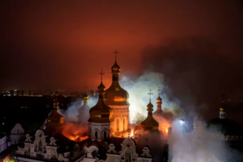Ataque russo destrói telhado de mosteiro histórico em Kiev